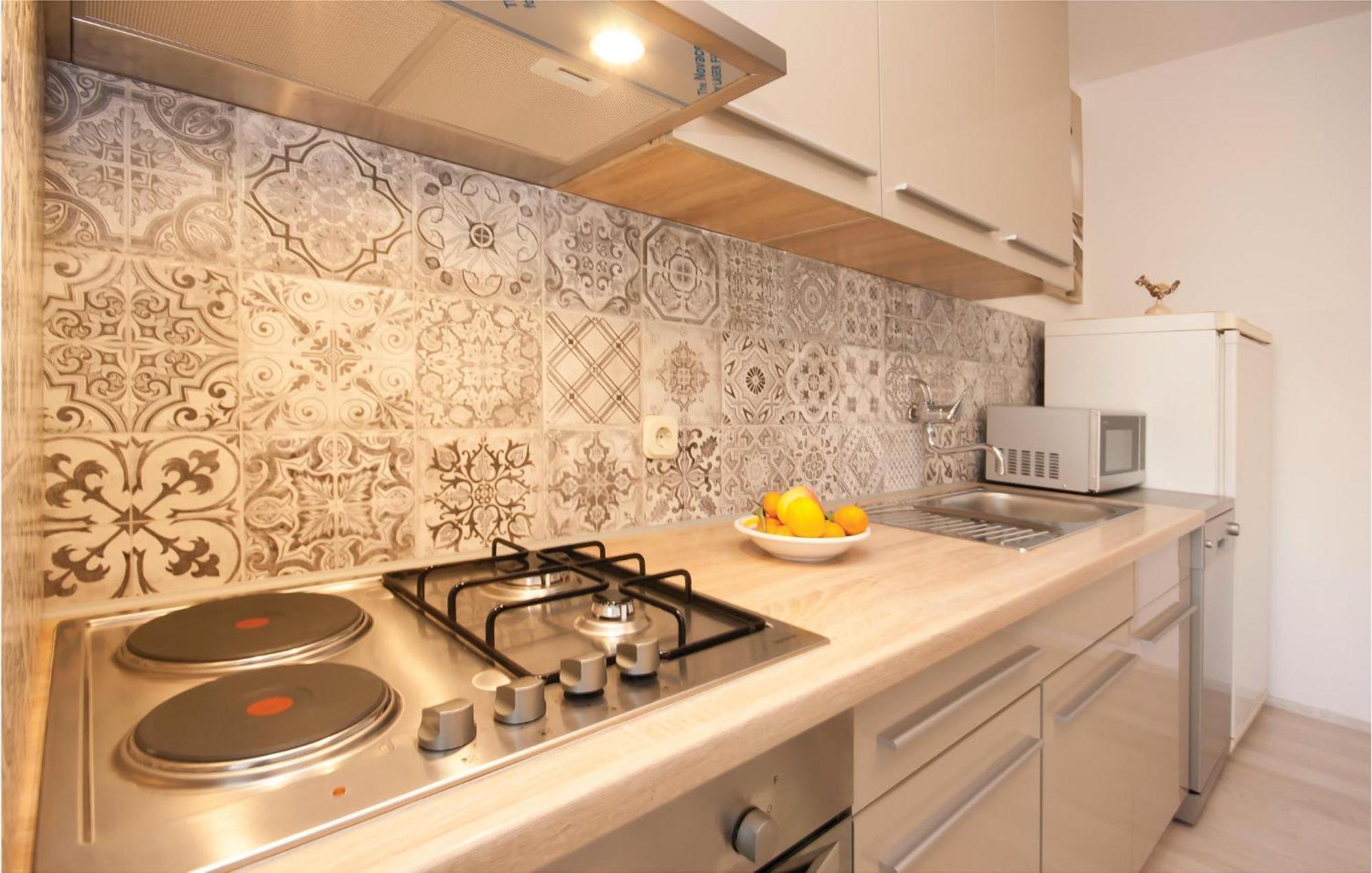Cozy Apartment In Brodarica With Wifi Esterno foto