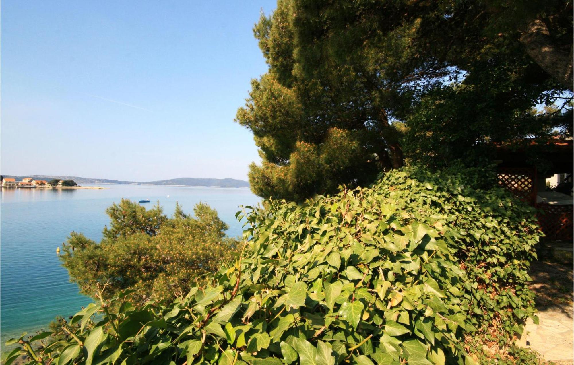Cozy Apartment In Brodarica With Wifi Esterno foto