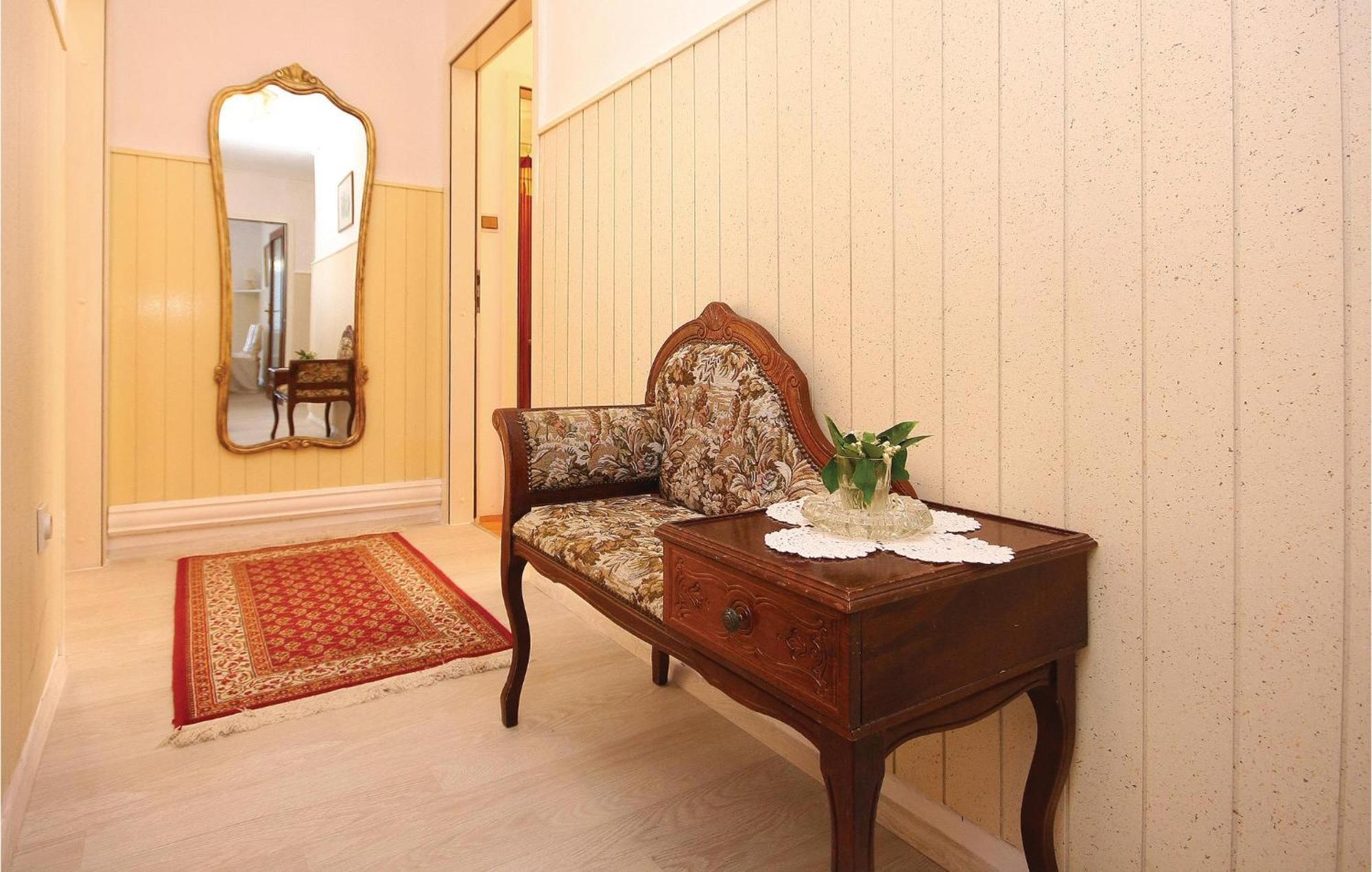 Cozy Apartment In Brodarica With Wifi Esterno foto