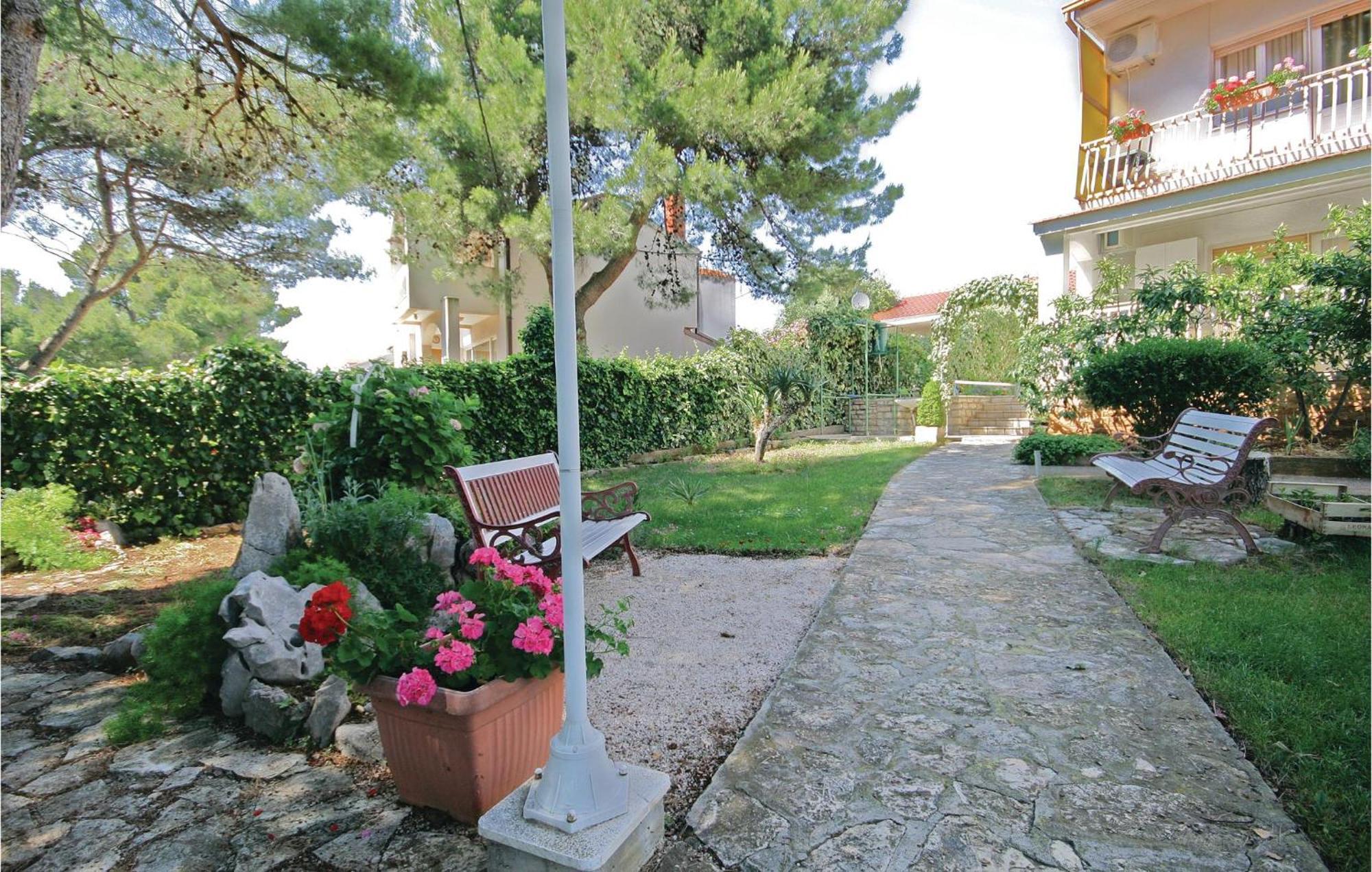 Cozy Apartment In Brodarica With Wifi Esterno foto