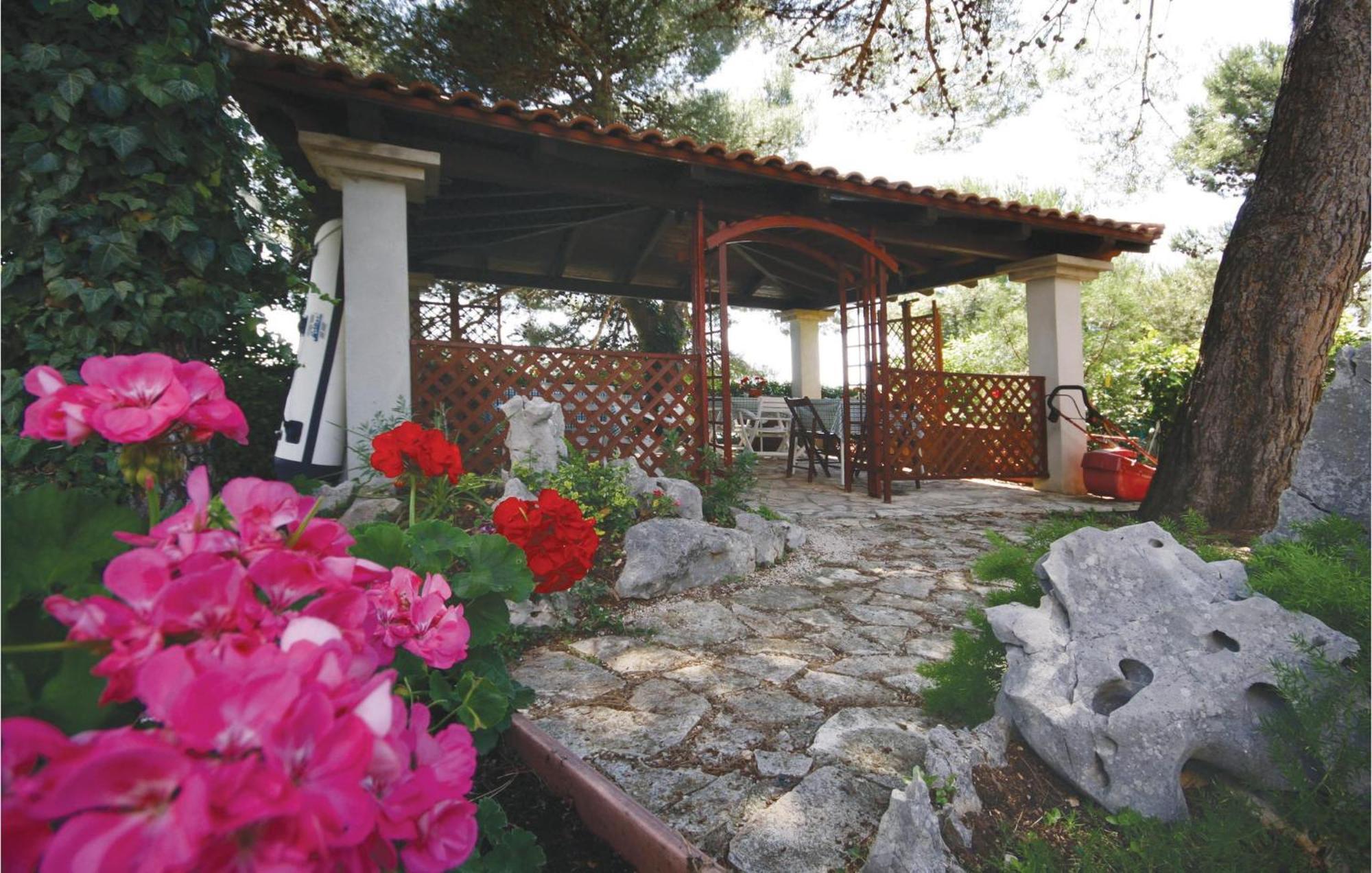 Cozy Apartment In Brodarica With Wifi Esterno foto