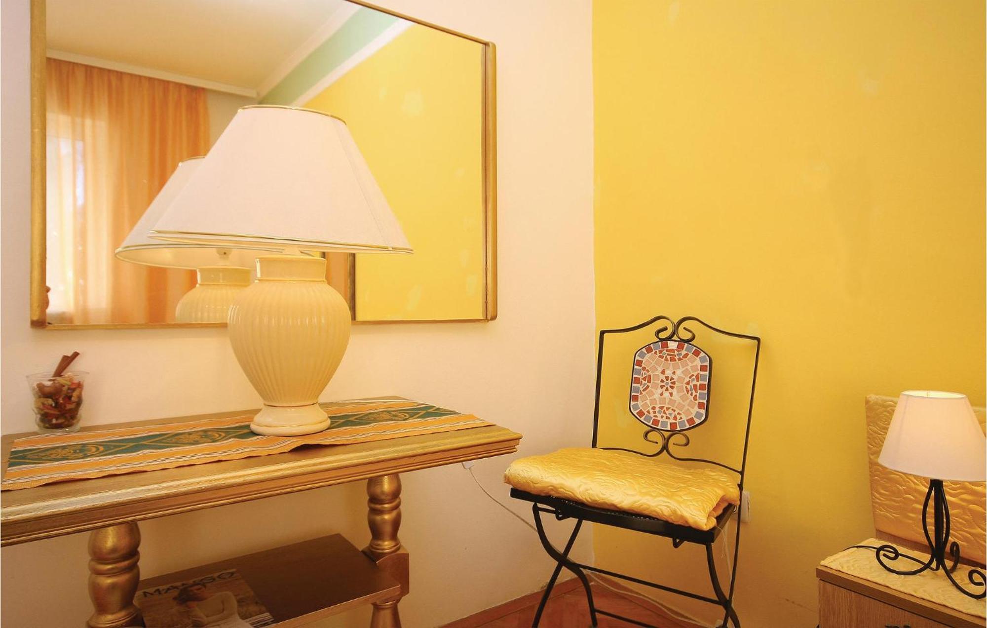 Cozy Apartment In Brodarica With Wifi Esterno foto