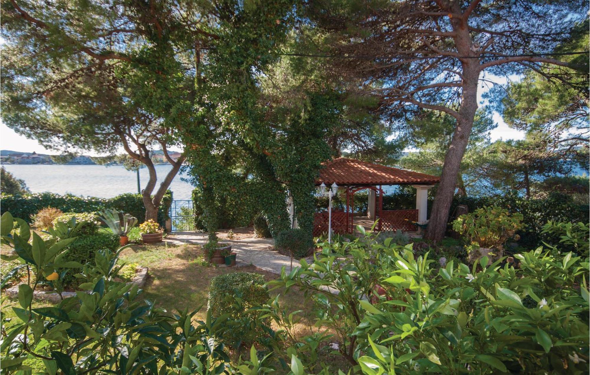 Cozy Apartment In Brodarica With Wifi Esterno foto
